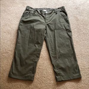 Duluth Trading Co Capri pants